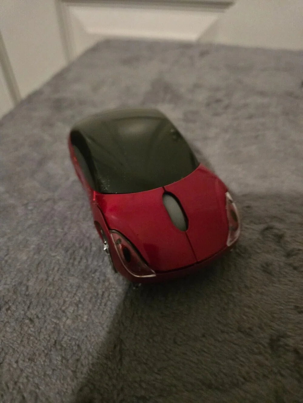 Red and Black Sports Car Wireless Computer Mouse with Chrome Wheels Design nib